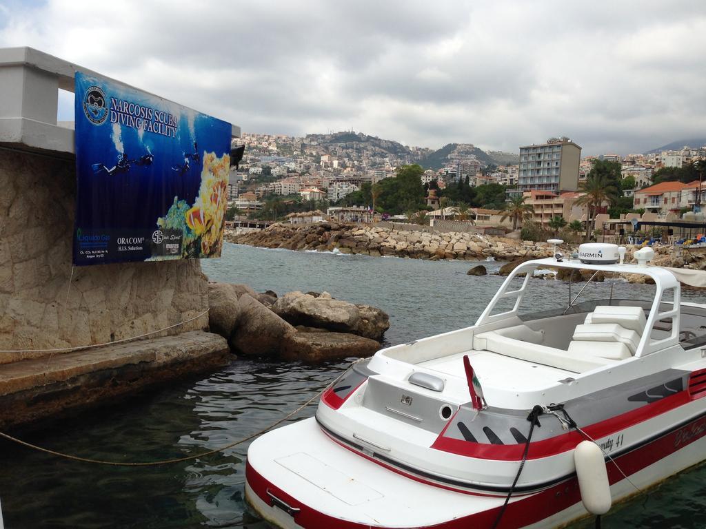 The Four Stars Hotel And Beach Resort Jounieh Exteriör bild